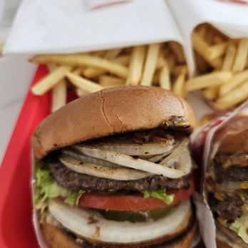 In-N-Out Burger - Burgers Near Me - Barstow, California In-N-Out Burger - Burgers Near Me - Barstow, California