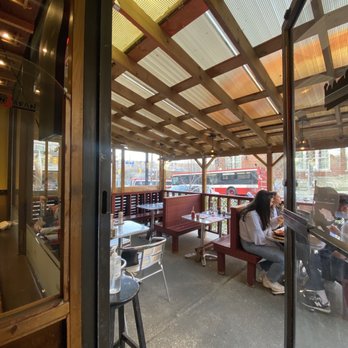 Injapan - Sushi Bars Near Me - Toronto, Ontario