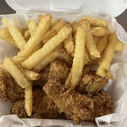 Moon’s wing & seafood - Fried Korea wing with Fries