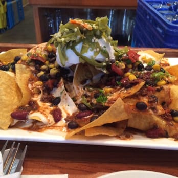 Blue Mountain Brewery - BMB Nachos with Nitro Chili ($9 + $2 for Chili) - Brewpubs Near Me - Afton, Virginia