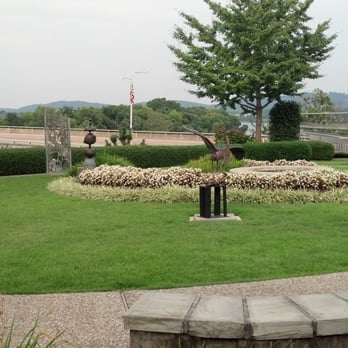 River Gallery Sculpture Garden - Garden art! - Landmarks & Historical Buildings Near Me - Chattanooga, Tennessee River Gallery Sculpture Garden - Garden art! - Landmarks & Historical Buildings Near Me - Chattanooga, Tennessee