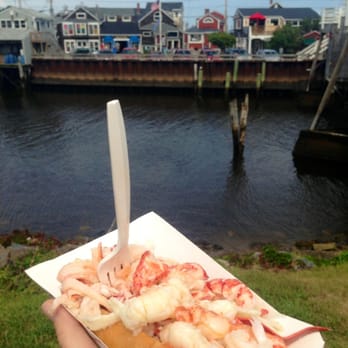 Footbridge Lobster - Foot Bridge Lobster's Roll - Seafood Near Me - Ogunquit, Maine