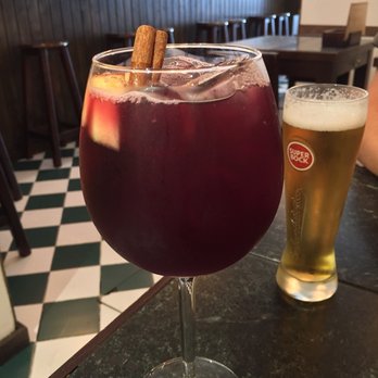 Lareira - Sangria - Sandwiches Near Me - Porto, 13
