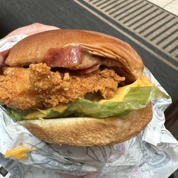 Jollibee - Aloha Chicken Sandwich - Fast Food Near Me - Tukwila, Washington
