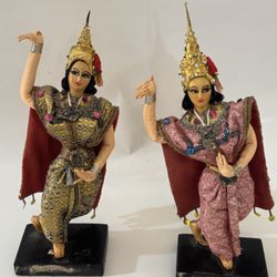 Willow Pharmacy - 2 indonesian dancers