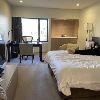 Hilton Adelaide - King Deluxe room with Vic Square view. - Hotels Near Me - Adelaide, SA