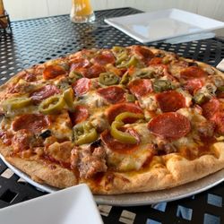 Sonny's Pizzeria - Thin crust pizza