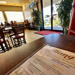 Dang's Vietnamese Restaurant - Grabbing an inside booth (no outside seating)