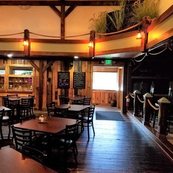 Grillerz - view of the entrance dining area - American Near Me - Nineveh, Indiana