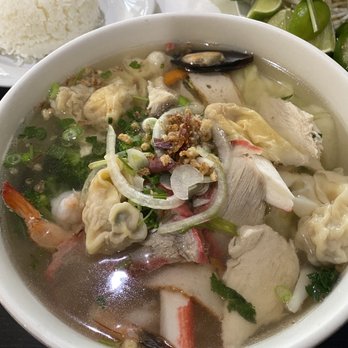 Pho Saigon Bay - Combination Wonton Noodle soup - Vietnamese Near Me - Stockton, California Pho Saigon Bay - Combination Wonton Noodle soup - Vietnamese Near Me - Stockton, California