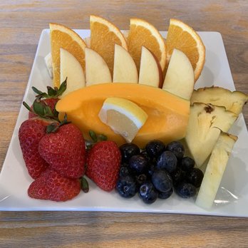 Café Kaila - Fresh Fruit bowl - Breakfast & Brunch Near Me - Honolulu, Hawaii Café Kaila - Fresh Fruit bowl - Breakfast & Brunch Near Me - Honolulu, Hawaii