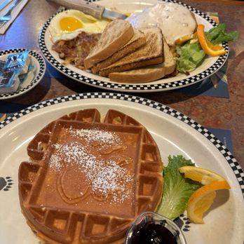 Black Bear Diner Danville - Chicken Fried Steak, Sweet Cream Waffle - Diners Near Me - Danville, California