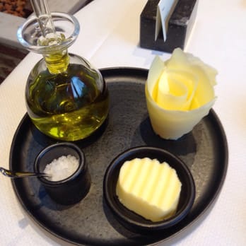 Maison Marit - Huile d'olive sicilienne, rose de beurre doux et beurre salé - Gastropubs Near Me - Braine-l'Alleud, WBR Maison Marit - Huile d'olive sicilienne, rose de beurre doux et beurre salé - Gastropubs Near Me - Braine-l'Alleud, WBR