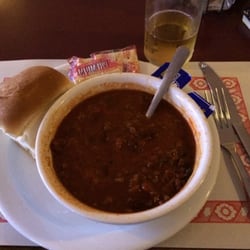 Elmtree Pub - Chili and $2.50 Moosehead draft