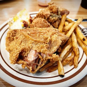 Paradise Buffet - Fried chicken and hard shriveled fries, just terrible. - Buffets Near Me - Garden Grove, California