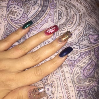 Nails By Thuy - Christmas Nails - Nail Salons Near Me - Palo Alto, California