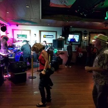 Kelley O'Neil's - Dance floor - Music Venues Near Me - Honolulu, Hawaii Kelley O'Neil's - Dance floor - Music Venues Near Me - Honolulu, Hawaii