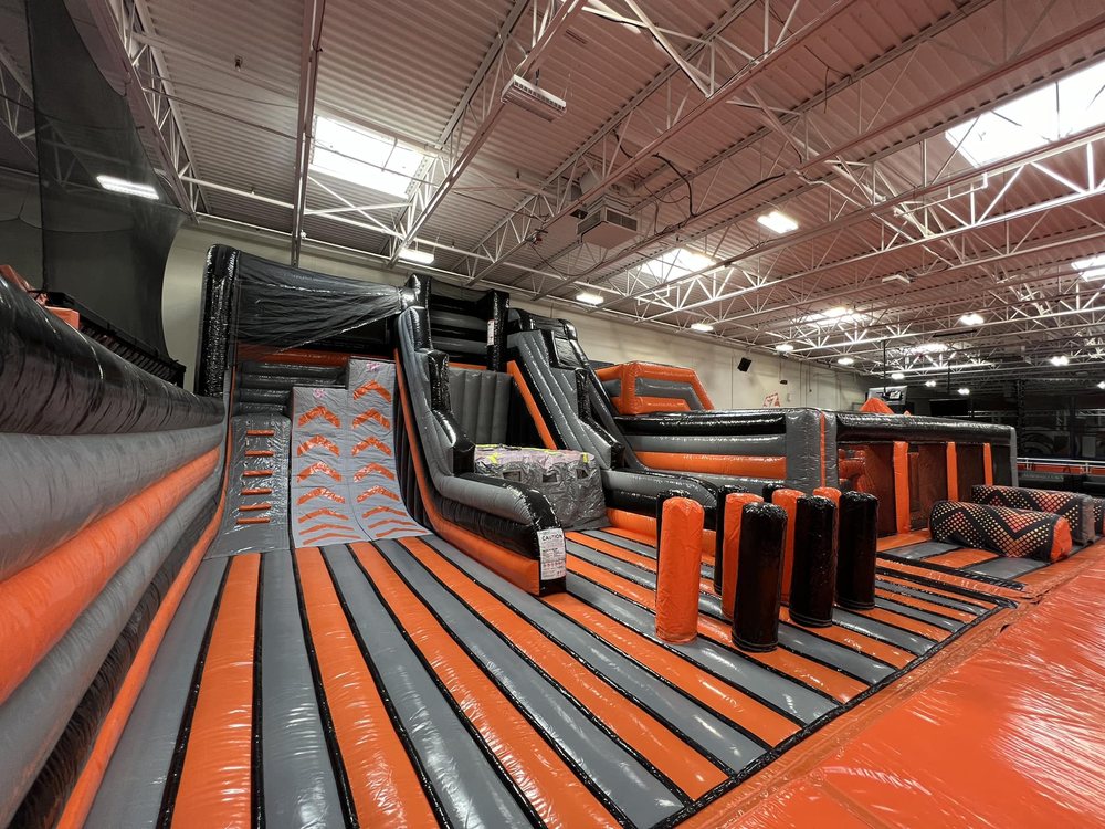 Sky Zone Trampoline Park Logo