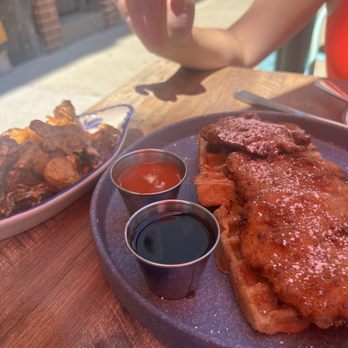 La Luna - Churro Waffle & Chicken - Mexican Near Me - Chicago, Illinois La Luna - Churro Waffle & Chicken - Mexican Near Me - Chicago, Illinois