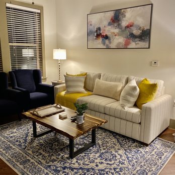 Varela Westshore Apartments - Our spacious living room - Apartments Near Me - Tampa, Florida Varela Westshore Apartments - Our spacious living room - Apartments Near Me - Tampa, Florida