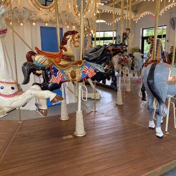 Ken Means Carousel - Commissioned Artists Near Me - Franklin, Tennessee Ken Means Carousel - Commissioned Artists Near Me - Franklin, Tennessee