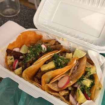 Caliente Mexican Grill - Tacos Al Pastor - Mexican Near Me - Malden, Massachusetts