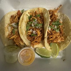 Izzy’s Tacos - Chicken tacos