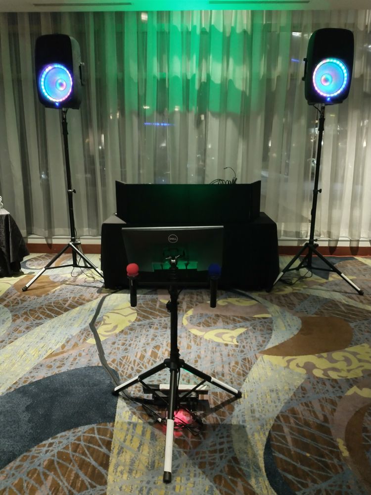 Dave The Karaoke Guy Logo