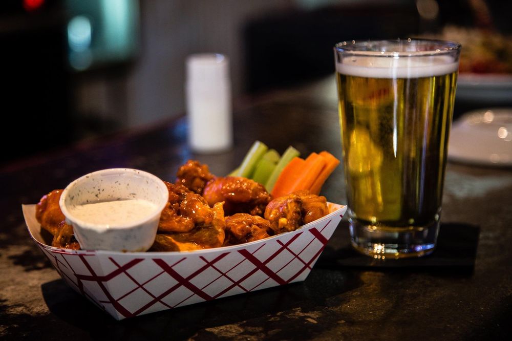 THE HILL 29 Photos & 33 Reviews Sports Bars 1105 Forest Ave