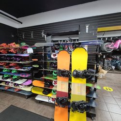 Jo-E Bike Rentals - All snowboards are ready to pow!!