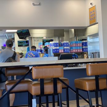 White Castle - High top and counter to pick up food - Burgers Near Me - Orlando, Florida White Castle - High top and counter to pick up food - Burgers Near Me - Orlando, Florida
