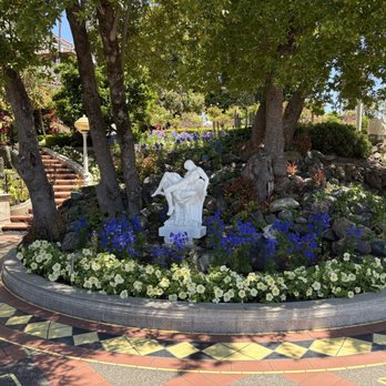 Hearst Castle Visitor Center - Visitor Centers Near Me - San Simeon, California Hearst Castle Visitor Center - Visitor Centers Near Me - San Simeon, California