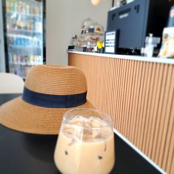 Oliver Coffee Bar - Irish Cream Coffee (iced and non-alcoholic) - soooo good! - Coffee & Tea Near Me - Toronto, Ontario