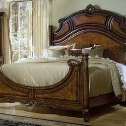 United Furniture Club