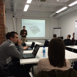 Hub:raum - Jacek Blaut prezentuje czym jest "Growth Hacking"