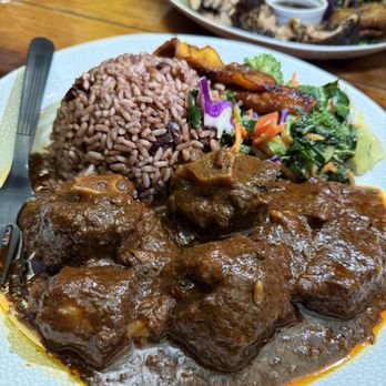 Sattdown Jamaican Grill - Oxtails legendary. - Caribbean Near Me - Studio City, California Sattdown Jamaican Grill - Oxtails legendary. - Caribbean Near Me - Studio City, California