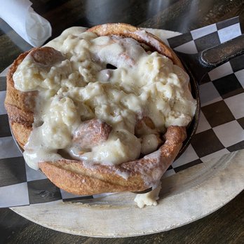 Grandview Cafe - Cinnamon role - American Near Me - Columbus, Ohio