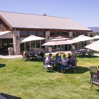 Calcareous Vineyard - Check out that beautiful lawn! - Wine Tasting Room Near Me - Paso Robles, California Calcareous Vineyard - Check out that beautiful lawn! - Wine Tasting Room Near Me - Paso Robles, California