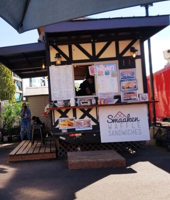 Smaaken Waffle Sandwiches by null