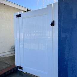 7 foot side gate with key lock