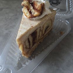 Lil Daddy’s Cheesecake - Cinnamon roll cheesecake
