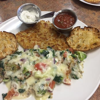 Bajis Cafe - Veggie egg white omelette, with hash browns and English muffin - Breakfast & Brunch Near Me - Mountain View, California