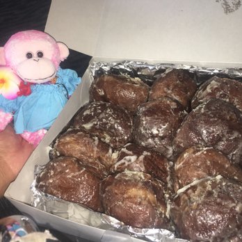 Kamehameha Bakery - GMonkey scored:  Hot Fresh Poi Donuts - Bakeries Near Me - Honolulu, Hawaii