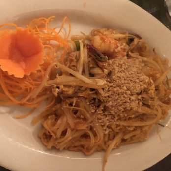 Bangkok City Thai Restaurant - Shrimp Pad Thai - Thai Near Me - Middletown, Rhode Island