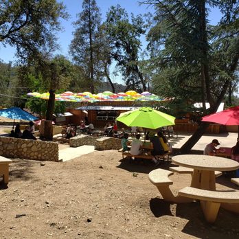 Oak Tree Mountain - Plenty of tables and space to dine - Amusement Parks Near Me - Oak Glen, California Oak Tree Mountain - Plenty of tables and space to dine - Amusement Parks Near Me - Oak Glen, California
