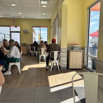 Bojangles - Lobby - Fast Food Near Me - Clermont, Florida