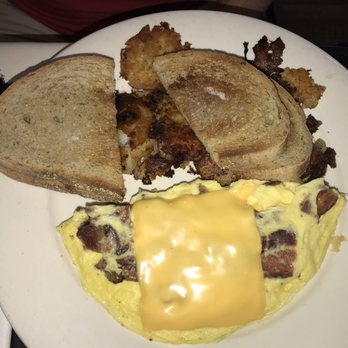 Maureen's Kitchen - Breakfast & Brunch Near Me - Smithtown, New York