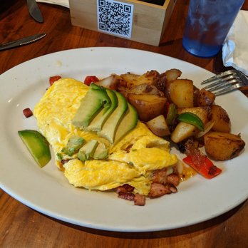 Hollywood Beach Cafe - Build your own omelette - Breakfast & Brunch Near Me - Oxnard, California