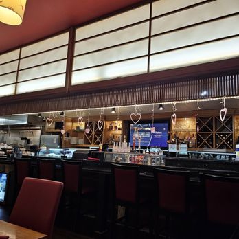 Mom's Siam 2 - Sushi Bar - Sushi Bars Near Me - Richmond, Virginia