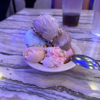 King Buffet - I've cream. There are about 16 flavors. - Buffets Near Me - Los Angeles, California King Buffet - I've cream. There are about 16 flavors. - Buffets Near Me - Los Angeles, California